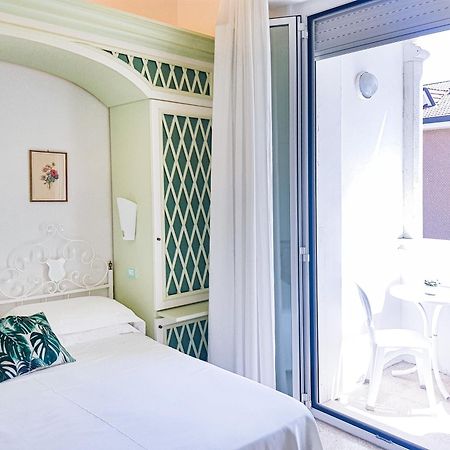 Hotel Orizzonte Bellaria-Igea Marina Bagian luar foto