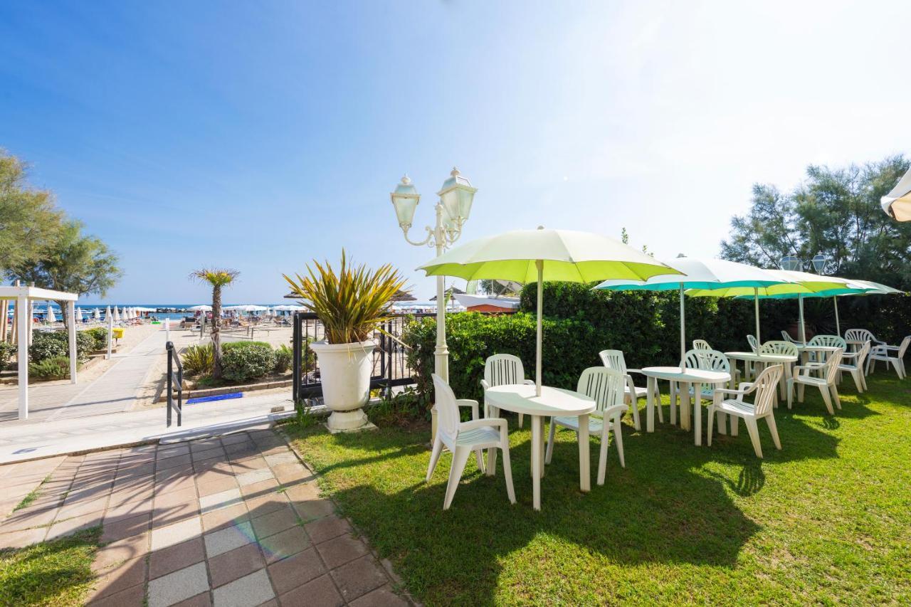 Hotel Orizzonte Bellaria-Igea Marina Bagian luar foto